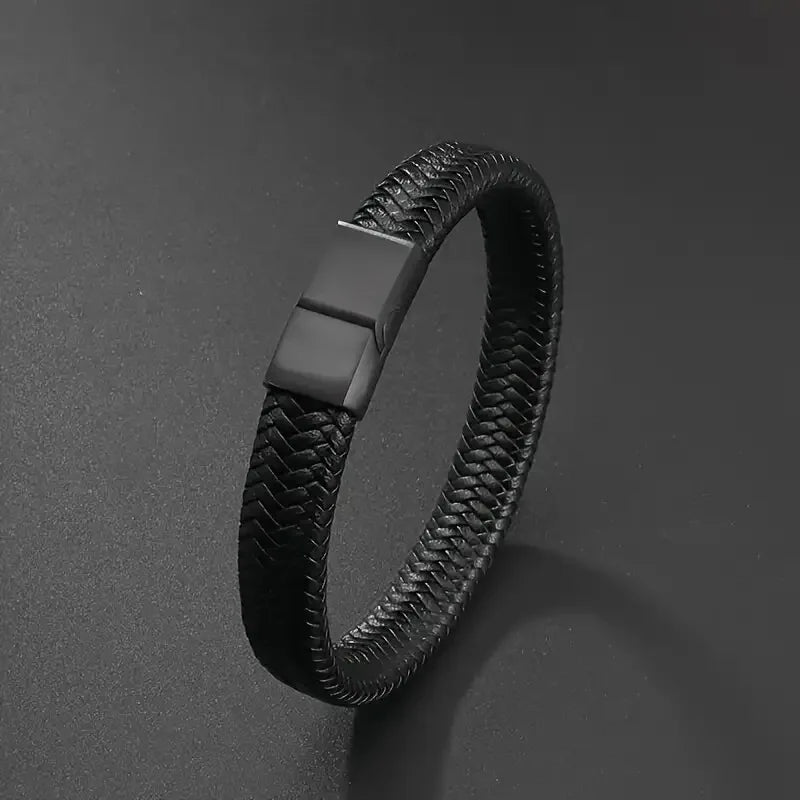 Magnetic bracelet in black PU leather
